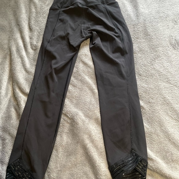 Black Lululemon leggings - Picture 2 of 4